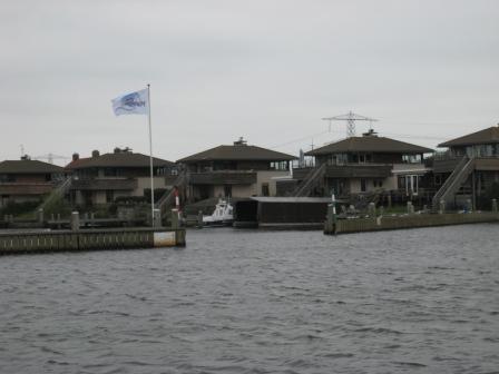 De noordelijke ingang van Marina Schokkerstrand